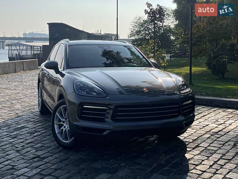 Внедорожник / Кроссовер Porsche Cayenne 2020 в Киеве