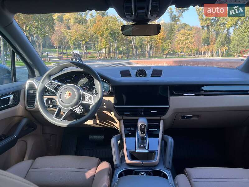 Внедорожник / Кроссовер Porsche Cayenne 2020 в Киеве