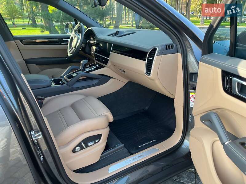 Внедорожник / Кроссовер Porsche Cayenne 2020 в Киеве