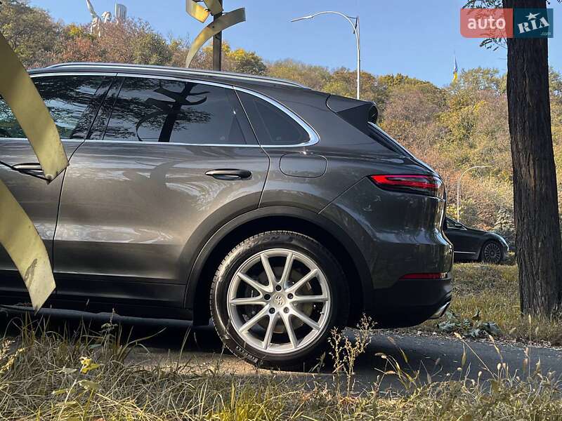 Внедорожник / Кроссовер Porsche Cayenne 2020 в Киеве