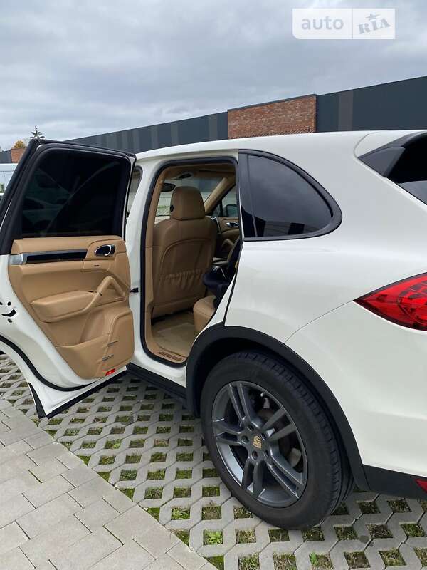 Позашляховик / Кросовер Porsche Cayenne 2011 в Хмельницькому