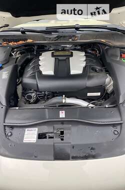 Внедорожник / Кроссовер Porsche Cayenne 2011 в 