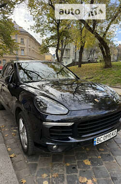 Позашляховик / Кросовер Porsche Cayenne 2014 в Львові