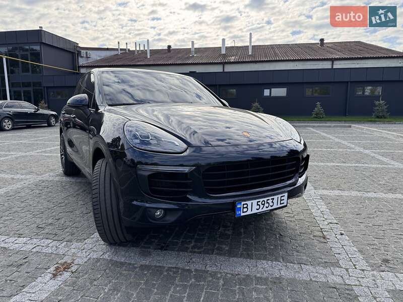Внедорожник / Кроссовер Porsche Cayenne 2016 в Пирятине