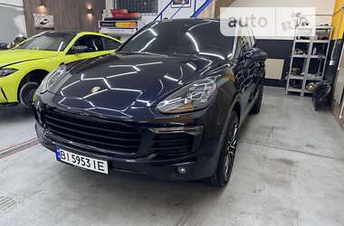 Позашляховик / Кросовер Porsche Cayenne 2016 в Пирятині