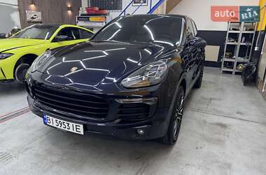 Позашляховик / Кросовер Porsche Cayenne 2016 в 
