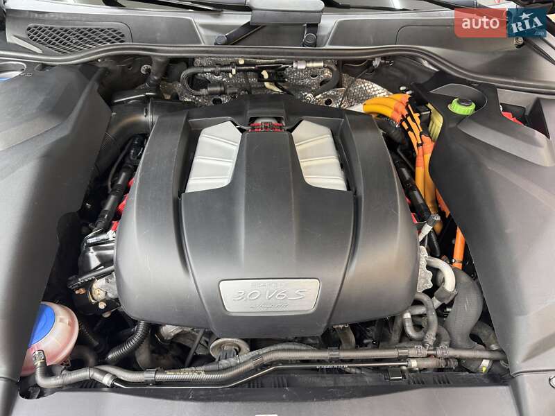 Внедорожник / Кроссовер Porsche Cayenne 2016 в Пирятине
