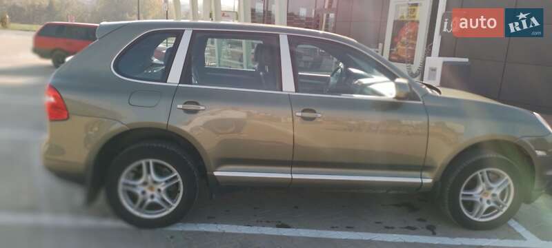 Позашляховик / Кросовер Porsche Cayenne 2008 в Чернівцях