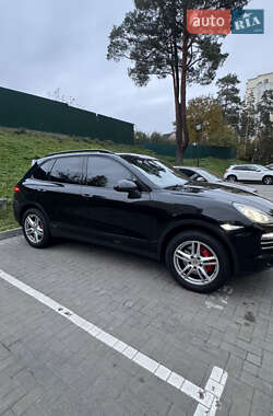 Внедорожник / Кроссовер Porsche Cayenne 2014 в Киеве