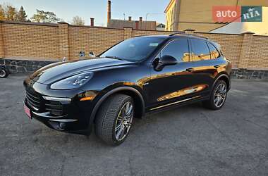 Внедорожник / Кроссовер Porsche Cayenne 2015 в Владимир-Волынском