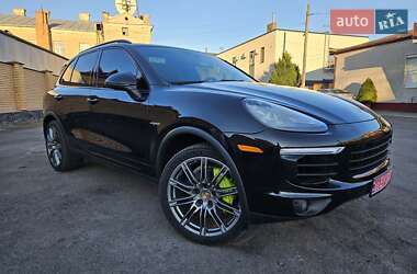 Внедорожник / Кроссовер Porsche Cayenne 2015 в Владимире