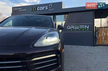 Внедорожник / Кроссовер Porsche Cayenne 2018 в 