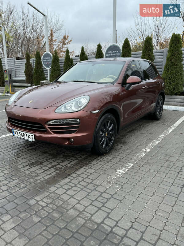 Внедорожник / Кроссовер Porsche Cayenne 2011 в Харькове