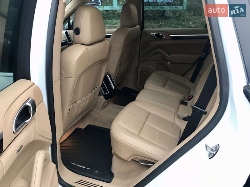 Позашляховик / Кросовер Porsche Cayenne 2013 в Вінниці