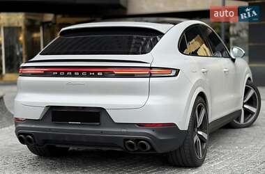 Позашляховик / Кросовер Porsche Cayenne 2023 в 