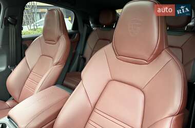 Позашляховик / Кросовер Porsche Cayenne 2023 в 
