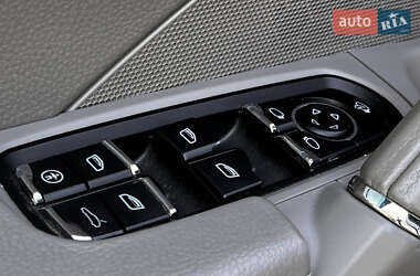 Внедорожник / Кроссовер Porsche Cayenne 2012 в 