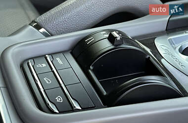 Внедорожник / Кроссовер Porsche Cayenne 2012 в 
