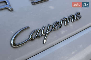 Внедорожник / Кроссовер Porsche Cayenne 2012 в 