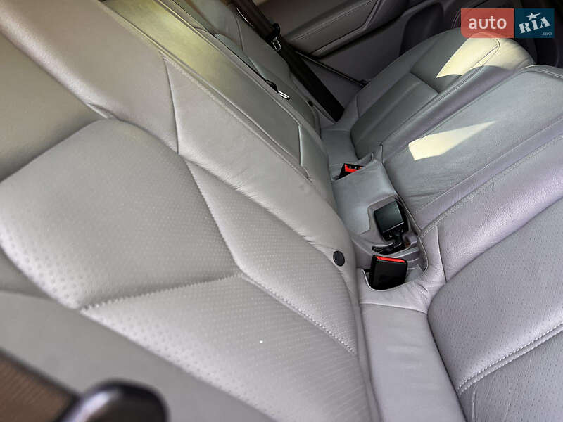 Внедорожник / Кроссовер Porsche Cayenne 2012 в Ахтырке