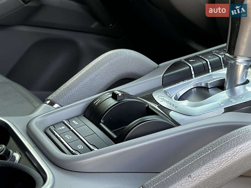 Внедорожник / Кроссовер Porsche Cayenne 2012 в Ахтырке