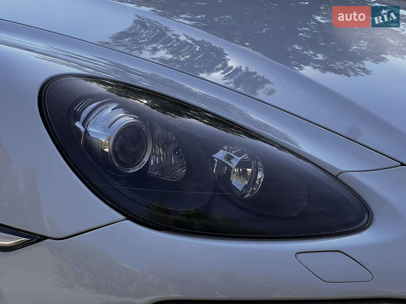 Внедорожник / Кроссовер Porsche Cayenne 2012 в Ахтырке