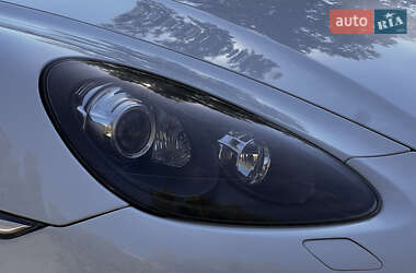 Внедорожник / Кроссовер Porsche Cayenne 2012 в 