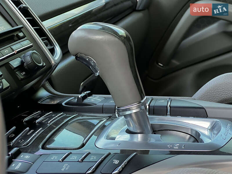 Внедорожник / Кроссовер Porsche Cayenne 2012 в Ахтырке