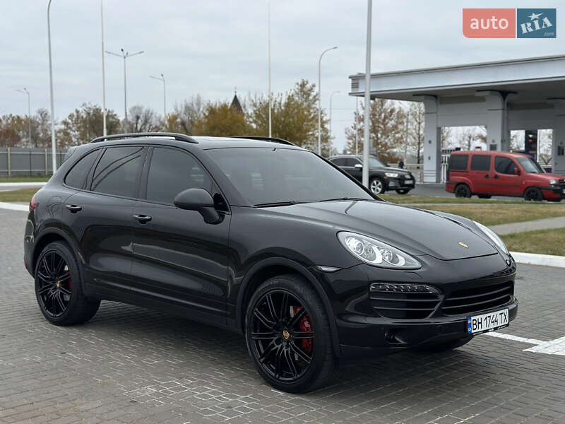 Внедорожник / Кроссовер Porsche Cayenne 2012 в Николаеве