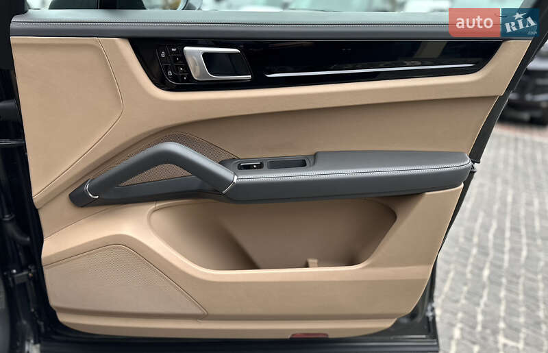 Внедорожник / Кроссовер Porsche Cayenne 2020 в Днепре