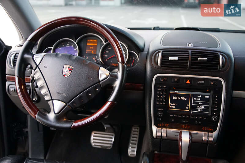 Позашляховик / Кросовер Porsche Cayenne 2006 в Києві