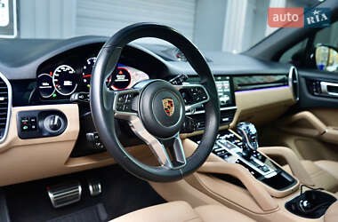 Позашляховик / Кросовер Porsche Cayenne 2018 в 