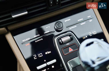 Позашляховик / Кросовер Porsche Cayenne 2018 в 