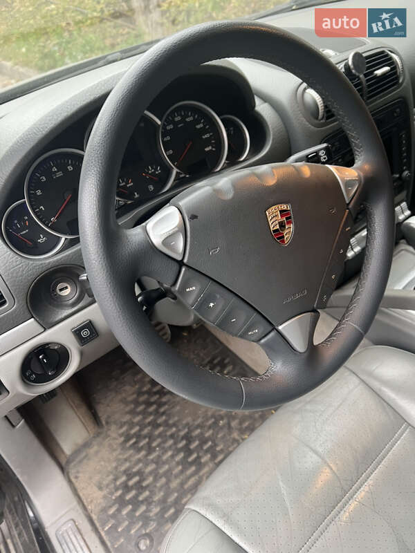 Позашляховик / Кросовер Porsche Cayenne 2004 в Києві