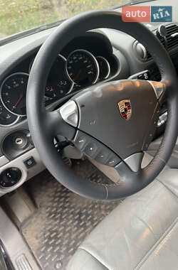 Внедорожник / Кроссовер Porsche Cayenne 2004 в 