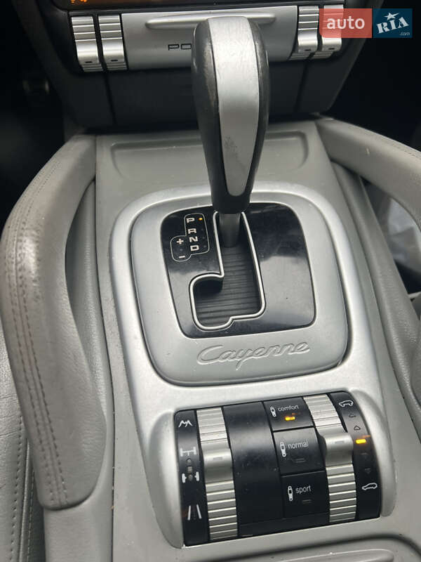 Позашляховик / Кросовер Porsche Cayenne 2004 в Києві