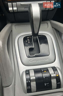 Внедорожник / Кроссовер Porsche Cayenne 2004 в 