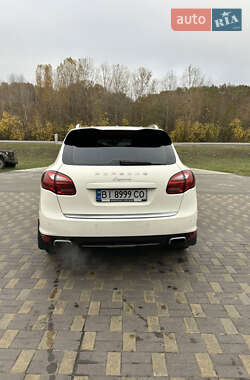 Внедорожник / Кроссовер Porsche Cayenne 2010 в 