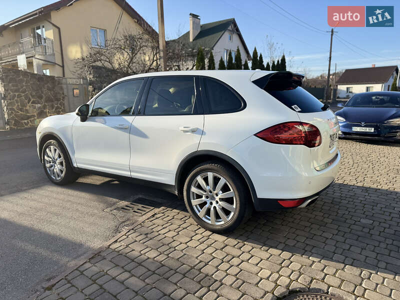 Позашляховик / Кросовер Porsche Cayenne 2013 в Самборі