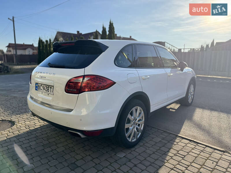 Позашляховик / Кросовер Porsche Cayenne 2013 в Самборі
