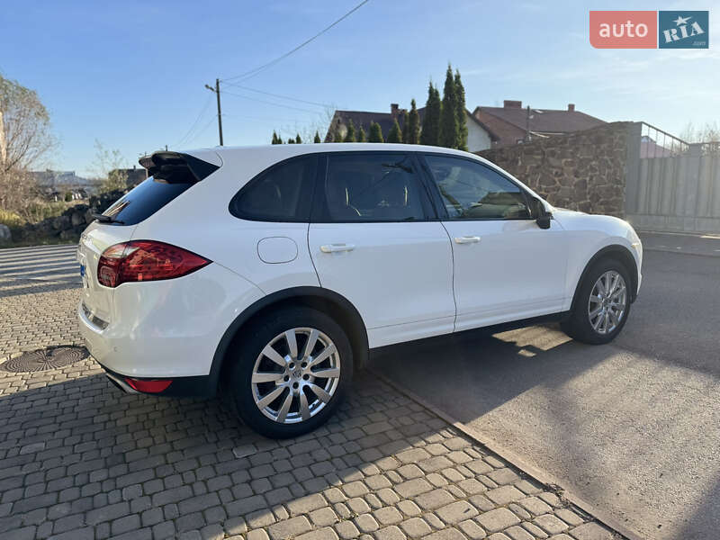 Позашляховик / Кросовер Porsche Cayenne 2013 в Самборі