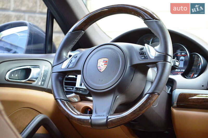 Внедорожник / Кроссовер Porsche Cayenne 2012 в Николаеве