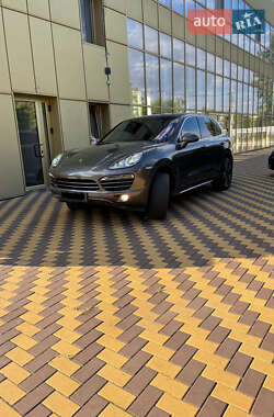 Внедорожник / Кроссовер Porsche Cayenne 2012 в 