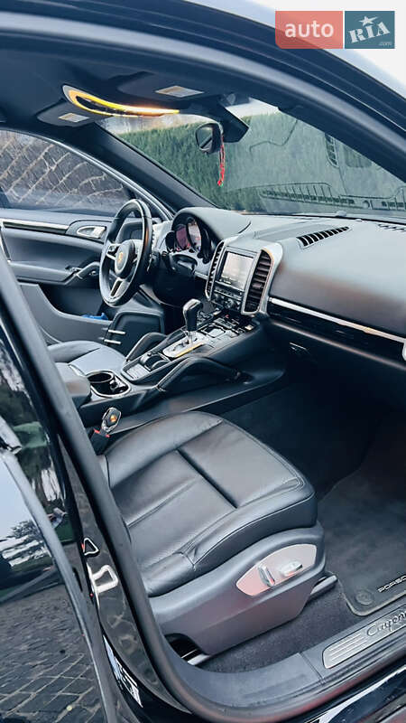 Позашляховик / Кросовер Porsche Cayenne 2016 в Києві