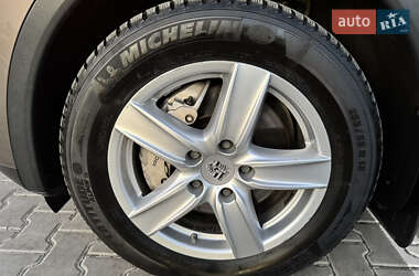 Внедорожник / Кроссовер Porsche Cayenne 2012 в 