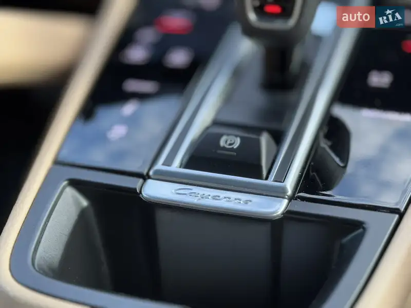 Внедорожник / Кроссовер Porsche Cayenne 2021 в 