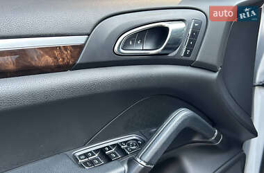 Позашляховик / Кросовер Porsche Cayenne 2012 в 