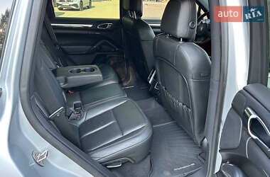 Позашляховик / Кросовер Porsche Cayenne 2012 в 
