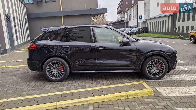 Внедорожник / Кроссовер Porsche Cayenne 2013 в Львове
