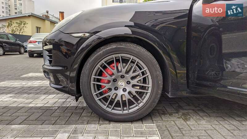 Внедорожник / Кроссовер Porsche Cayenne 2013 в Львове
